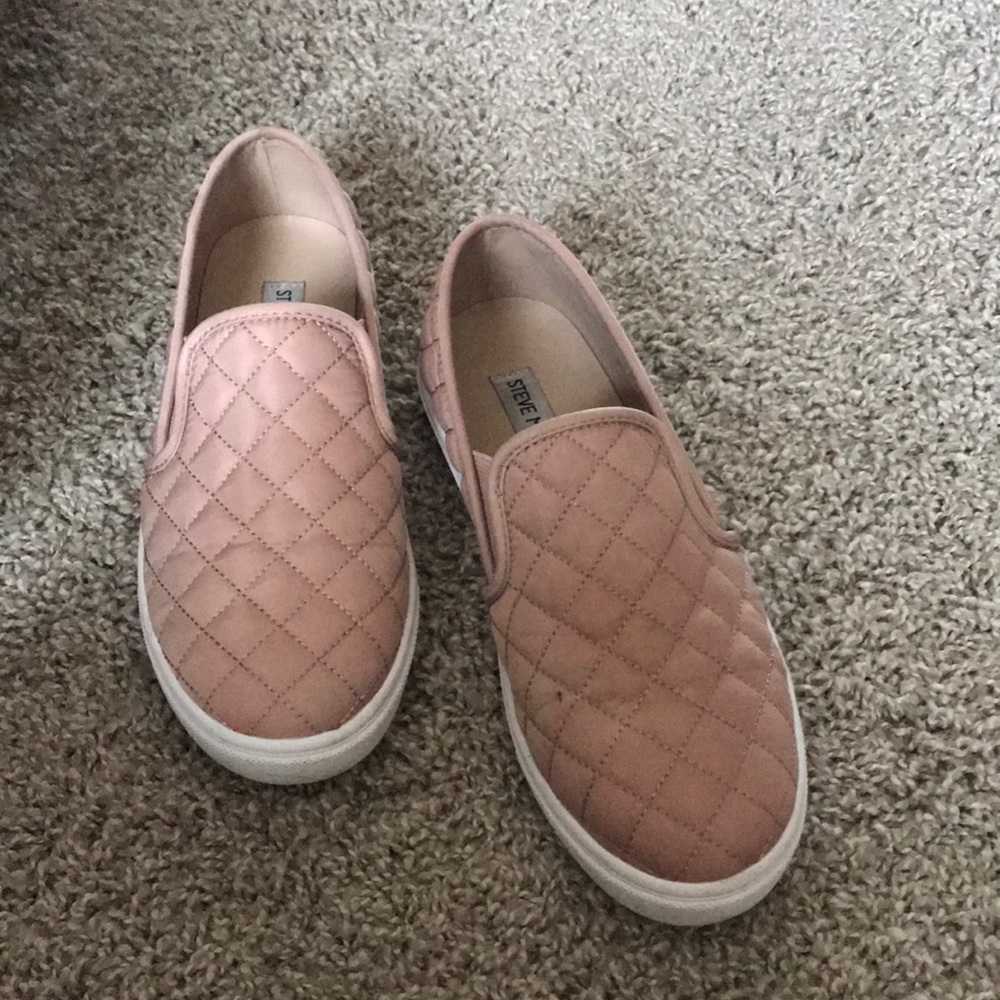 Steve Madden slip on tennis shoes